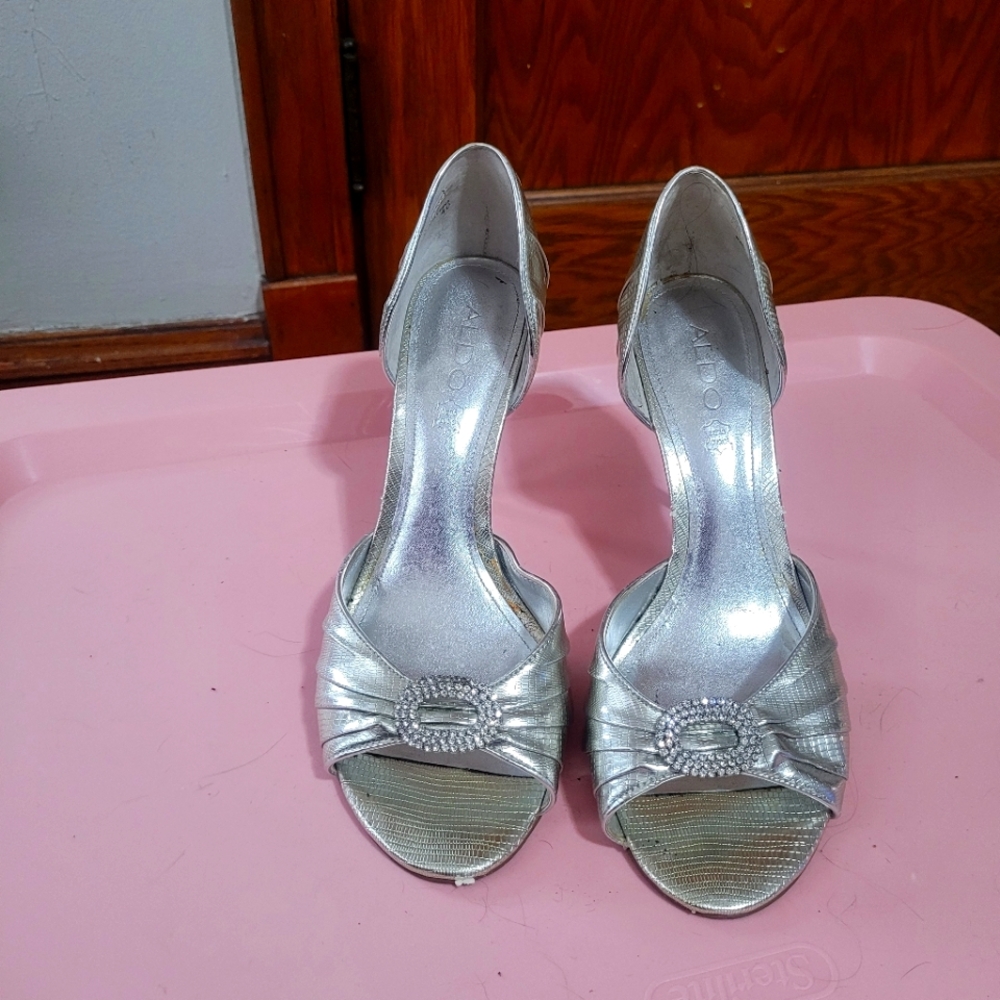 Sliver high heels